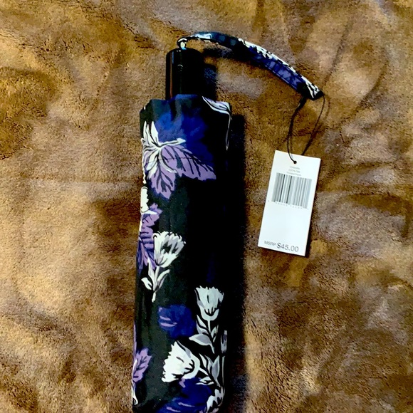 Vera Bradley Accessories - Fashionable Vera Bradley Frosted Floral Umbrella NWT